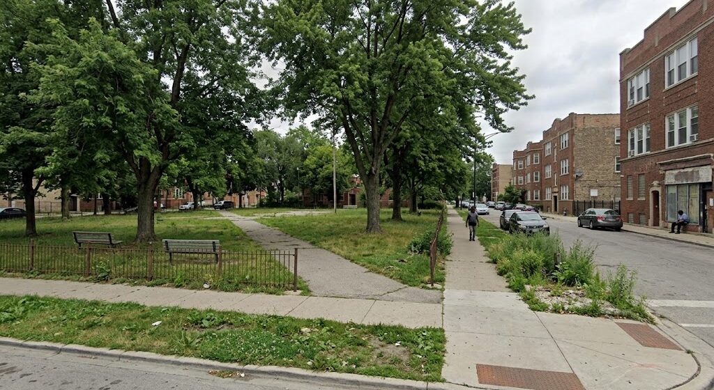 A study of 899 gun homicides in the Chicago area found that deaths on greener streets were less likely to be shootings. But in the poorest neighborhoods, being near a park pointed the other way.
